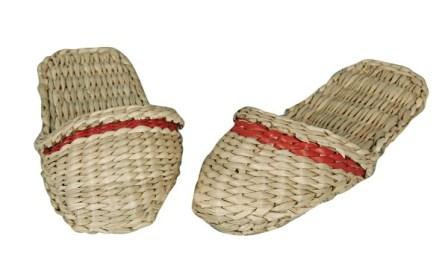 Плетеные тапочки. Домашние тапочки 2012