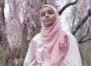 Модель-мусульманка Халима Аден украсила рекламную кампанию
