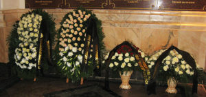 Как выбрать ритуальный венок на похороны