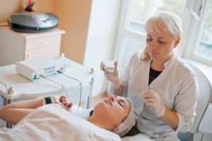 Какие аппараты выбрать начинающему косметологу?