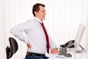 Как грамотно справляться с болью в спине