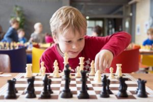В российских школах введут обязательные уроки игры в шахматы