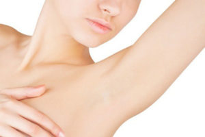 Сахарная депиляция подмышечных впадин