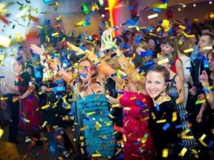 Где заказать бумажное шоу, клоунов на детский праздник или бармен шоу?