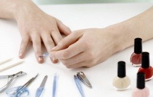 Маникюр на дому – выбираем профессионала