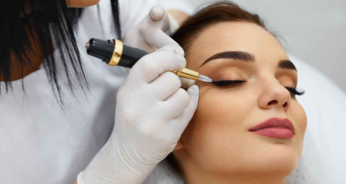 Выбираем все необходимые материалы для пермаментного макияжа