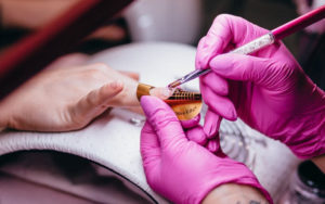 Курсы наращивания ногтей: кому они пригодятся