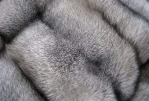 Как избавиться от запаха с натурального меха?