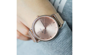 На что обратить внимание перед покупкой дамских часов?