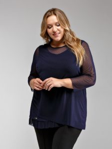 Стильные блузки в гардеробе девушек размера "плюс"