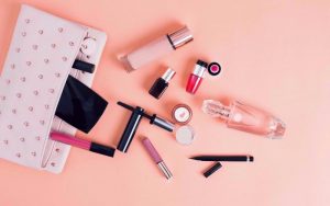 Основные виды косметики, которые должны быть в каждой косметичке