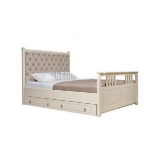 Чем хороши кровати из массива сосны?