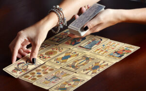 Гадание: как выбрать специалиста