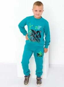 Как выбрать спортивный костюм для ребёнка: что учесть?