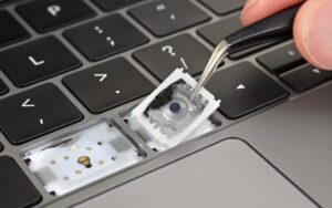 Залипают клавиши на ноутбуке: что делать