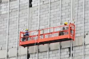 Незаменимый помощник при отделке фасада здания: фасадный подъемник. Характеристики, назначение