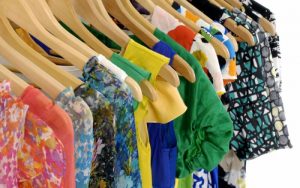 Сток и секонд хенд: чем отличаются