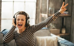 Современные треки: где скачать бесплатно