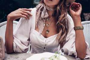 Выбор украшения под наряд: что учесть