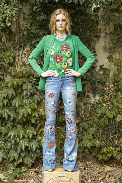 С чем модно носить джинсы: 40 новых образов