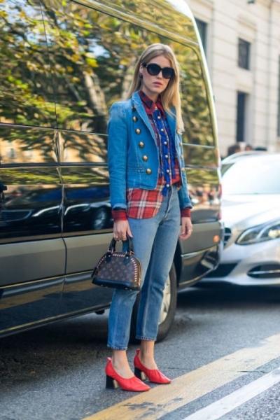 С чем модно носить джинсы: 40 новых образов