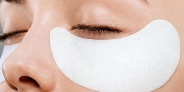 Как использовать патчи под глаза