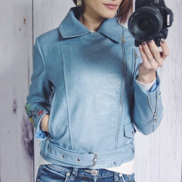 Крутая голубая косуха с вышивками