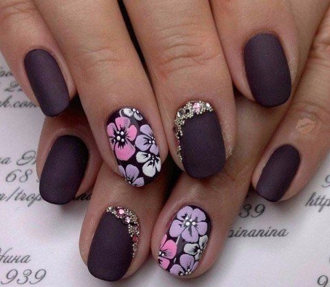 Маникюр со стразами 2017 (Фото)