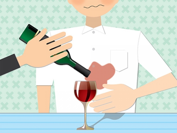 Как вывести пятно от красного вина