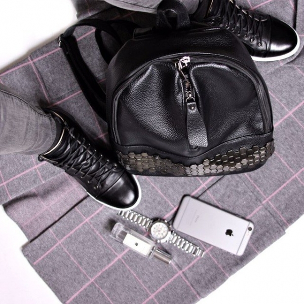 Тот самый рюкзак с заклёпками