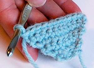 Сердечки, связанные крючком (18 фото)