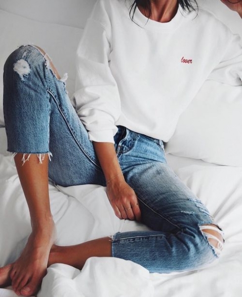 С чем модно носить джинсы: 40 новых образов