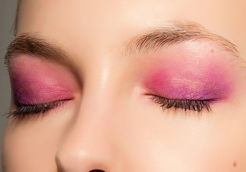 Правила полутонов: модный макиж этой весны