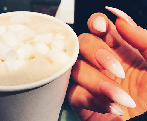 В моду возвращается хищный маникюр