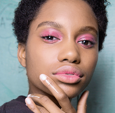 Сбросим стильные оковы: тренды 90-х, которые будут актуальны этой весной