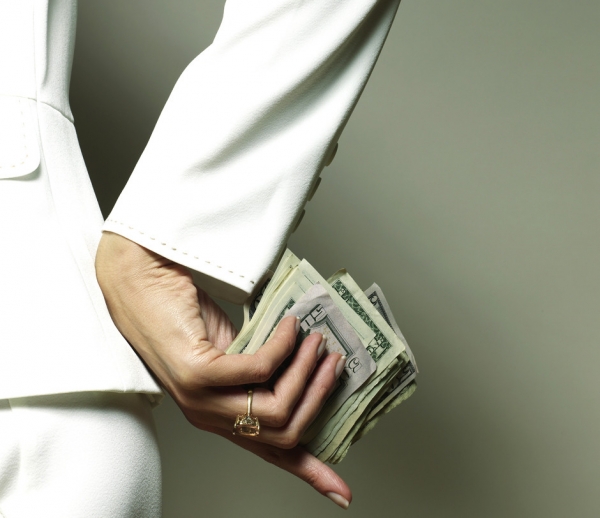 Как на женских тренингах учат привлекать в свою жизнь богатство?