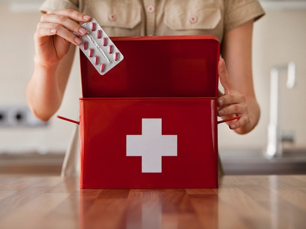 
    5 незаменимых средств в дачной аптечке  