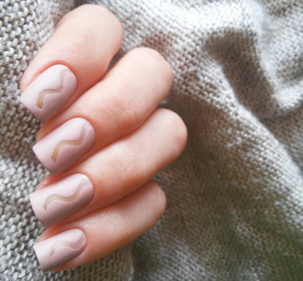 Битое стекло, конфетти и бархатные ногти