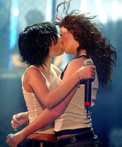 Самые красивые поцелуи в кино и жизни: День поцелуя 2017