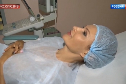 Беременная Эвелина Бледанс попала в больницу 