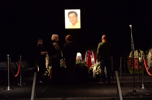 В Москве прощаются с Николаем Караченцовым: онлайн-репортаж