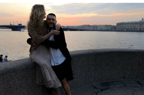 Друг Сергея Шнурова о его изменах: «Матильда терпела и хотела сохранить брак»