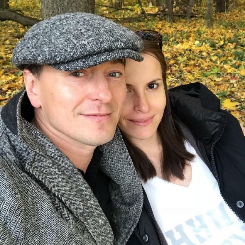 Жена Сергея Безрукова выписалась из роддома