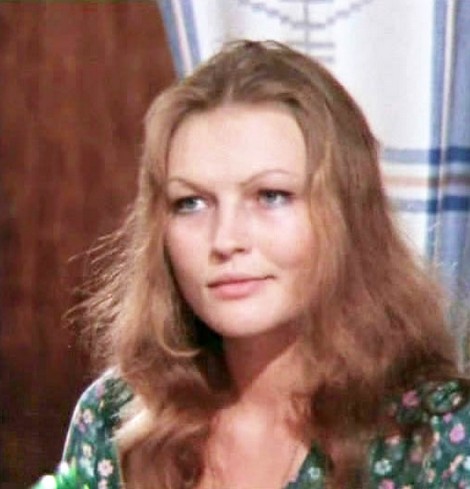 Обманутая мошенниками на 80 тысяч долларов Ольга Прохорова не может вернуться в Москву