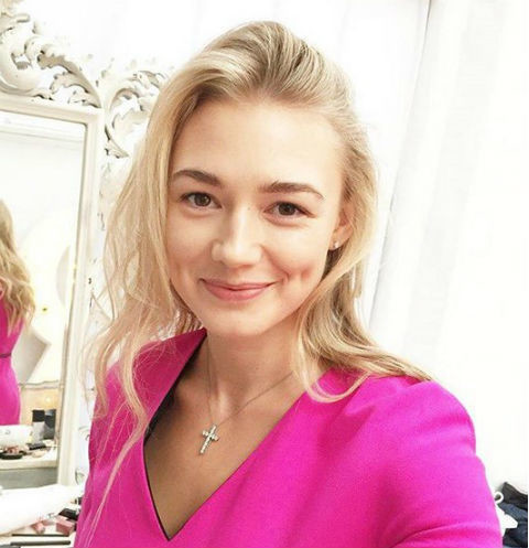 Оксана Акиньшина вернулась к мужу