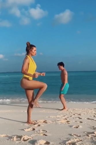 Виктория Боня отдыхает на Мальдивах в компании молодого итальянца