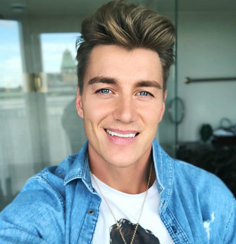 Алексей Воробьев устроил истерику после смерти любимого пса