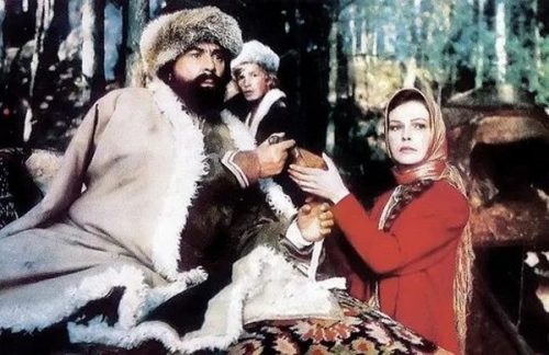 Обманутая мошенниками на 80 тысяч долларов Ольга Прохорова не может вернуться в Москву