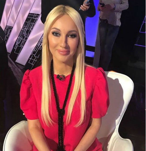 Лера Кудрявцева проглотила кусок стекла в корейском ресторане