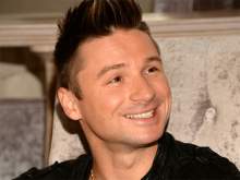 СМИ: Сергей Лазарев со своим бойфрендом улетел в США